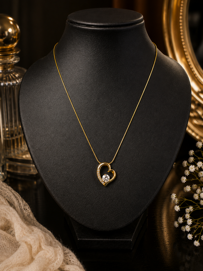 Swarique Hridaya Noor Heart Pendant Necklace