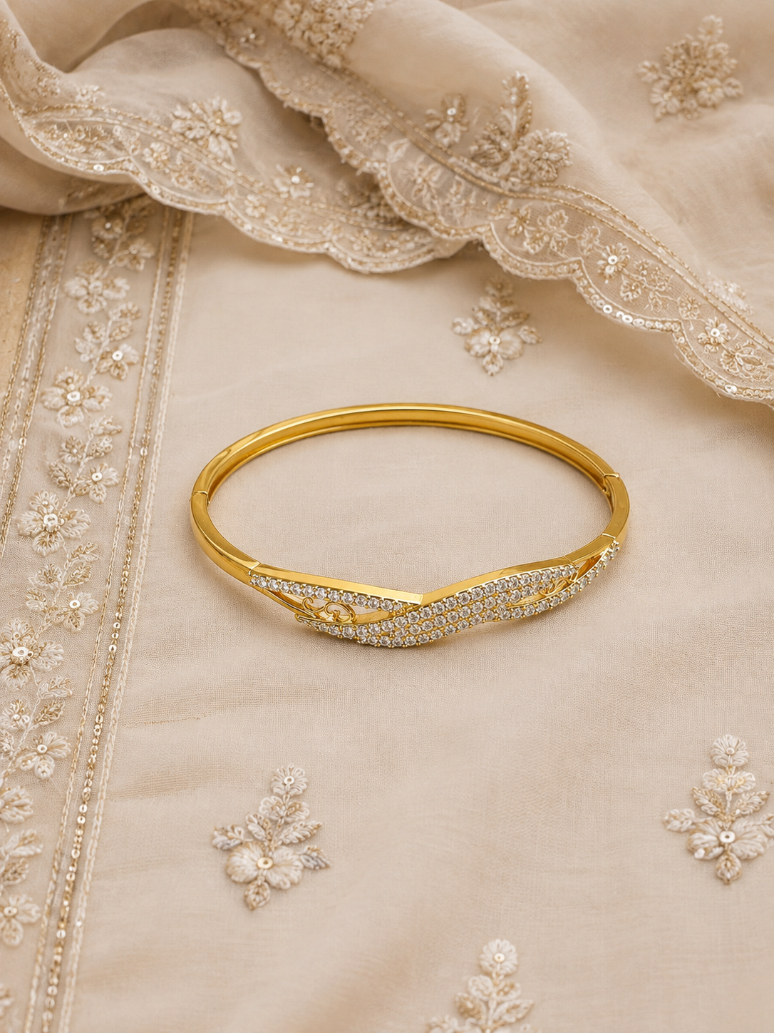Swarique Anvitha Crystal Wave Bracelet