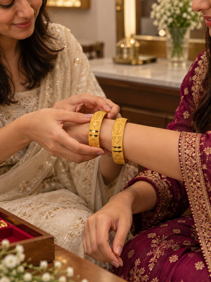 Swarique Manorama Kada Bangle (Set of 2)