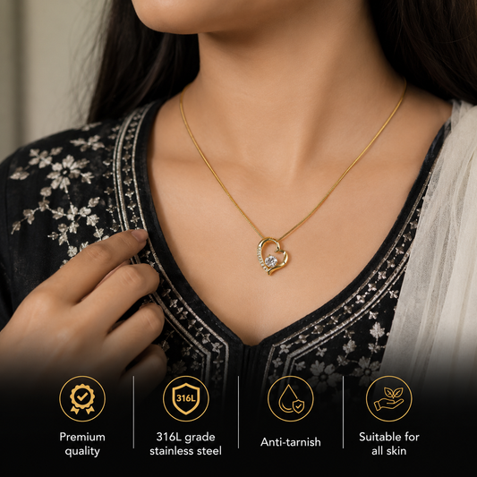 Swarique Hridaya Noor Heart Pendant Necklace