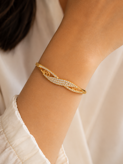 Swarique Anvitha Crystal Wave Bracelet