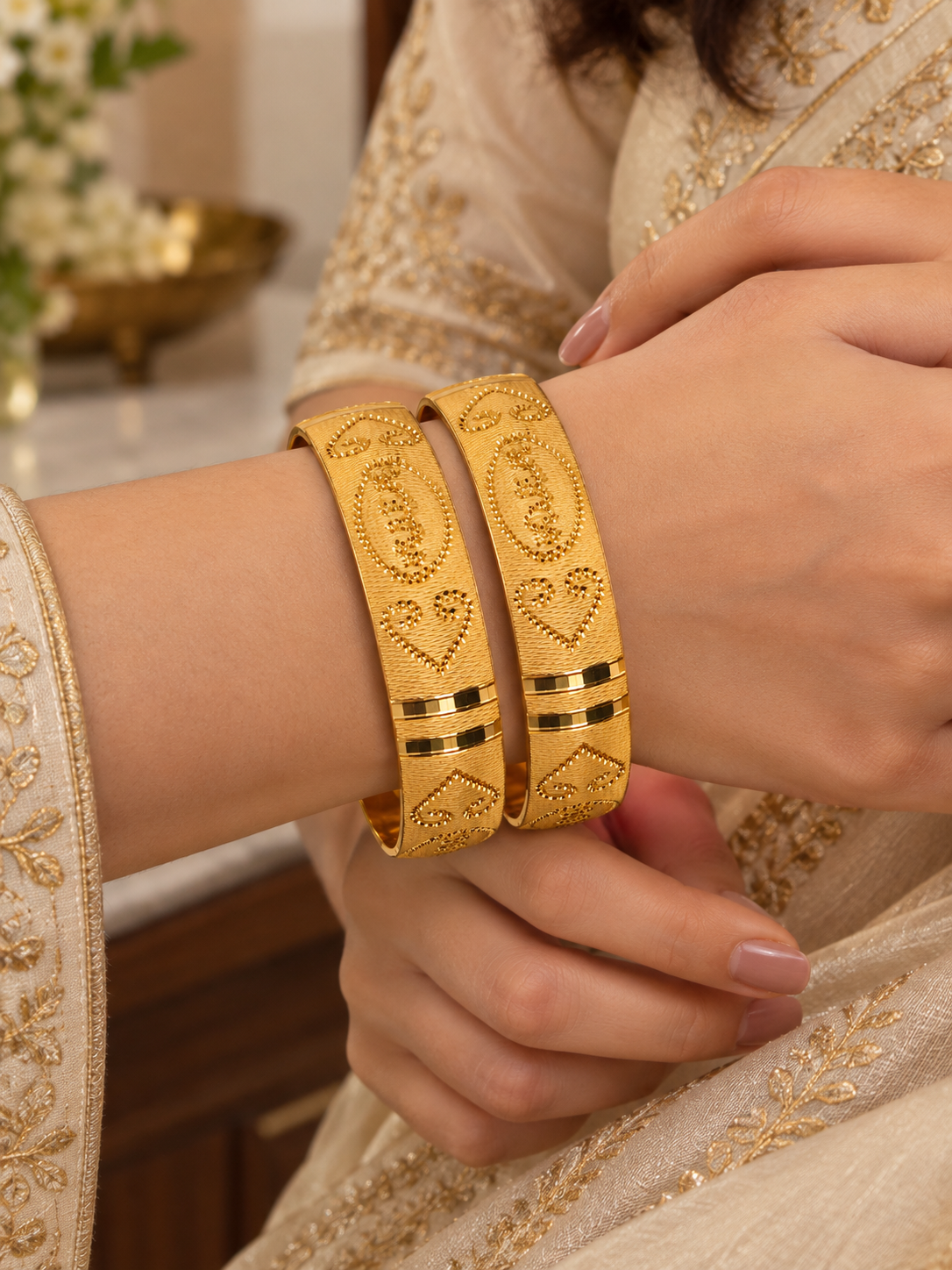 Swarique Manorama Kada Bangle (Set of 2)