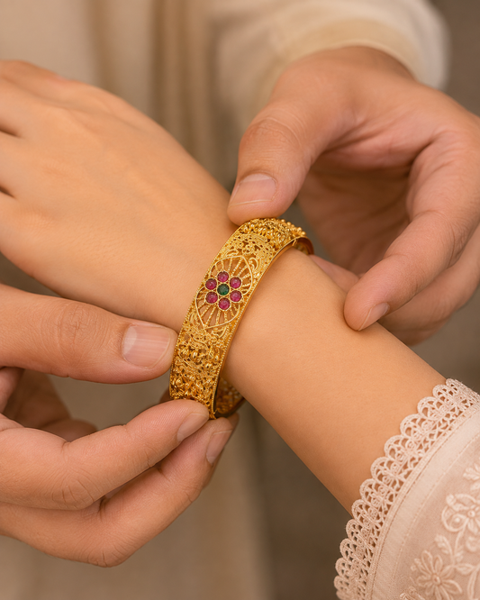 Swarique Rajwadi Ratna Floral Kada Bracelet (Set of 2)