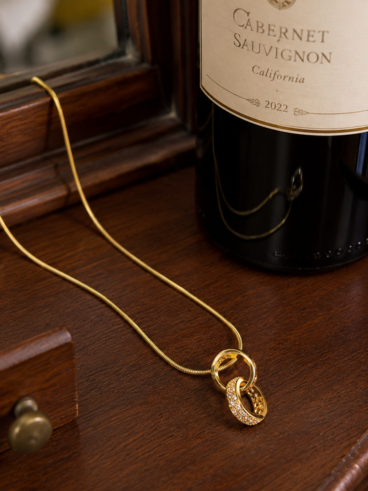Swarique Anuradha Interlocking Crystal Rings Pendant Necklace