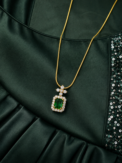Swarique Vanya Emerald Halo Pendant Necklace