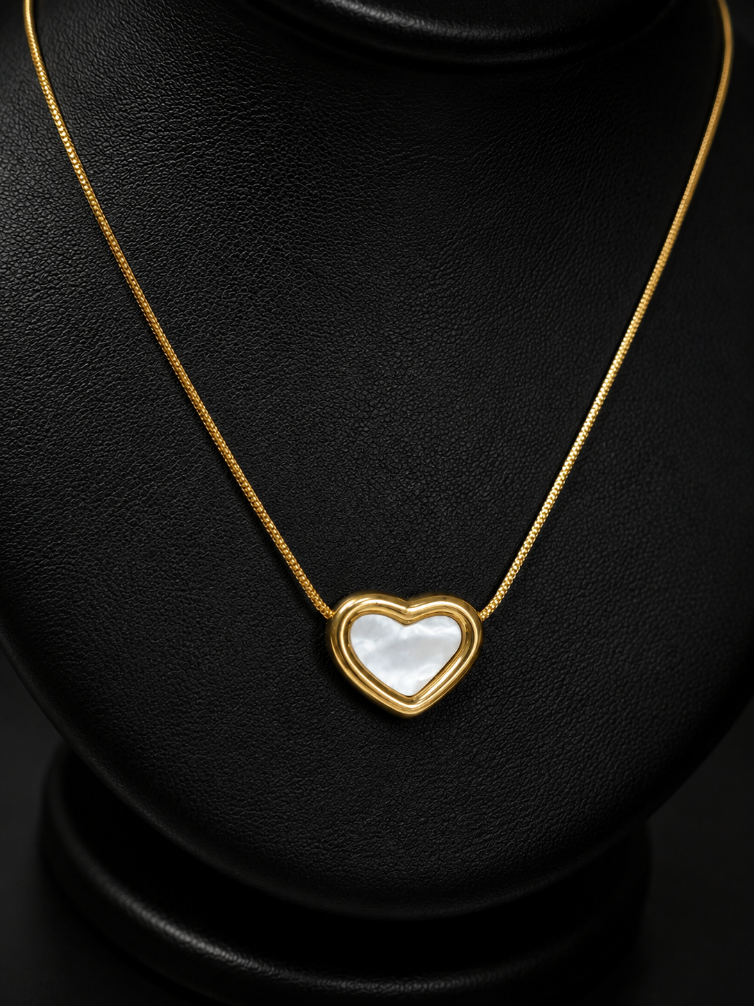Swarique Hridaya Pearl Heart Necklace – Gold Plated Mother of Pearl Pendant Necklace