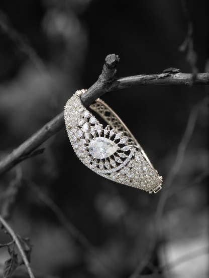 Queen's Grace Bracelet