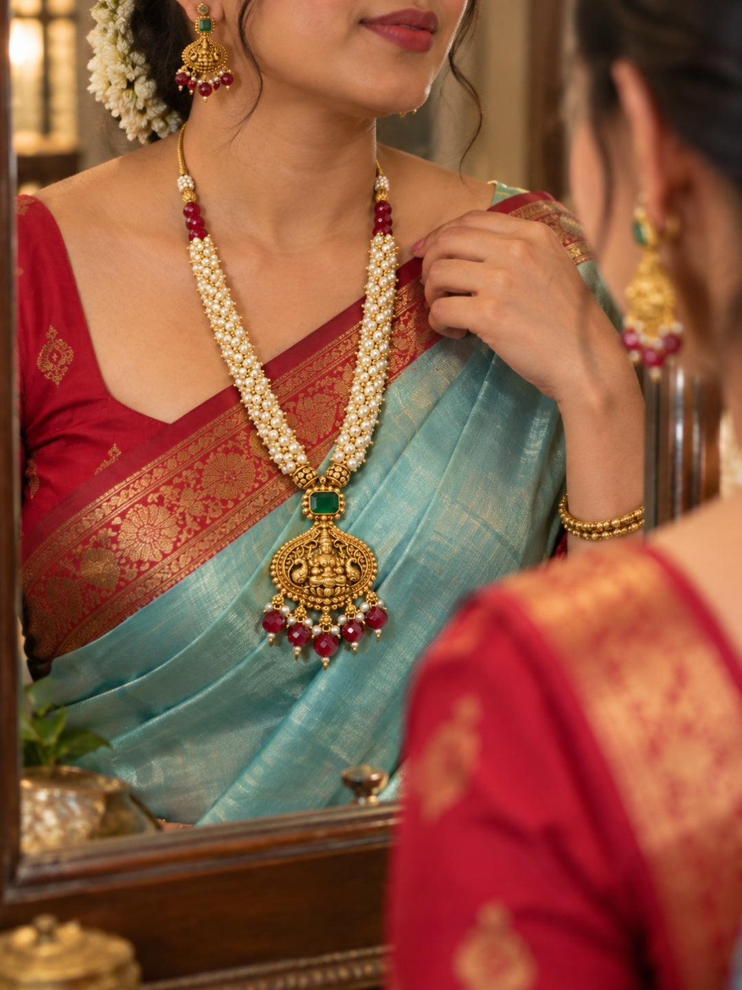 Swarique Lakshmi Shobha Pearl Necklace