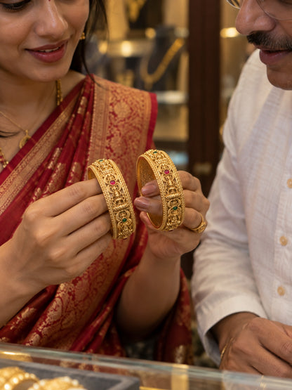 Swarique Vaishnavi Bangle (Set of 2)