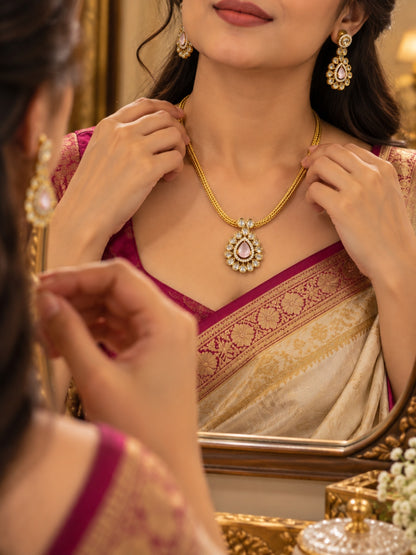 Swarique Nivya Kundan Necklace Set