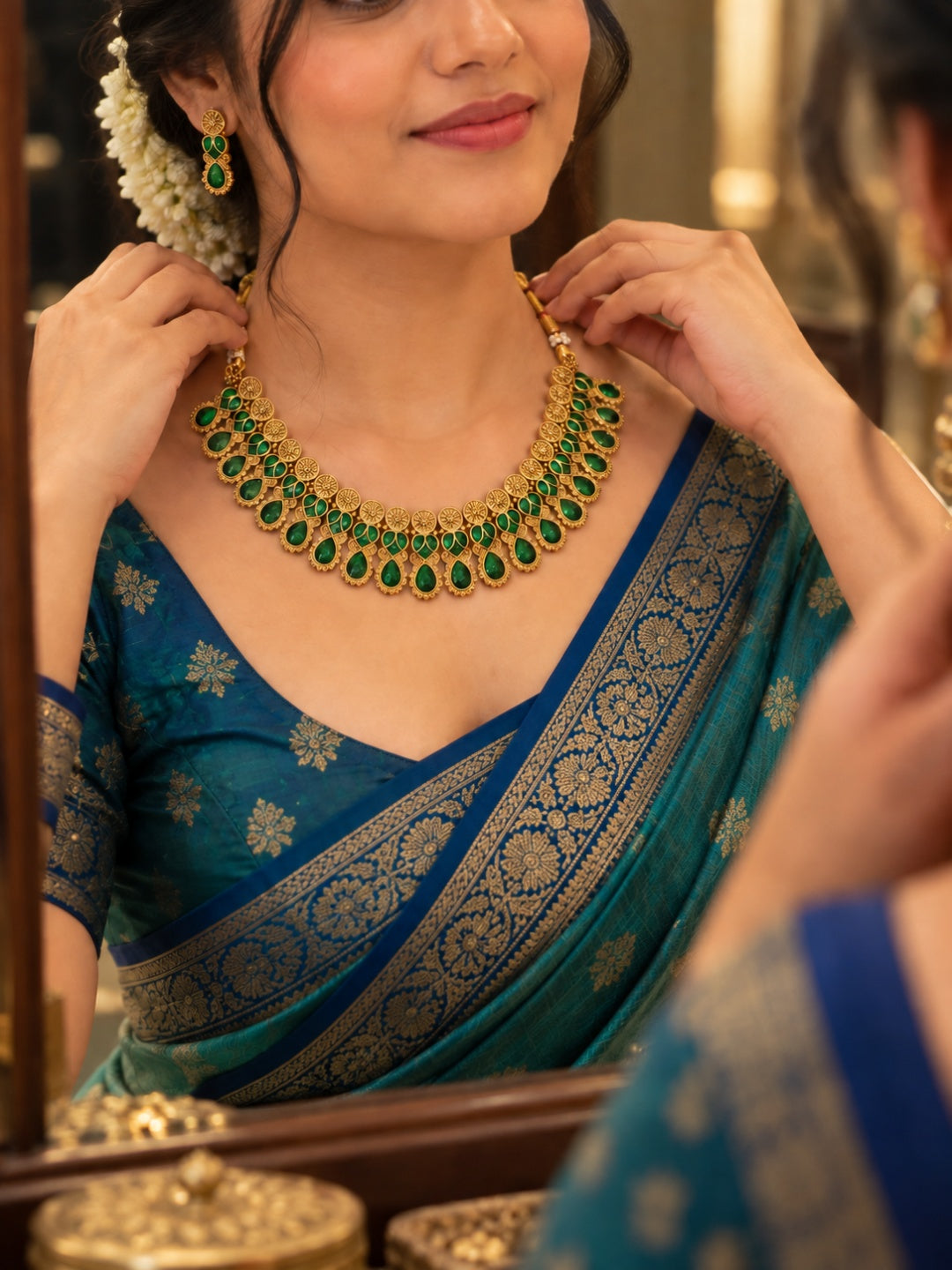 Swarique Vasudha Kundan Choker Set