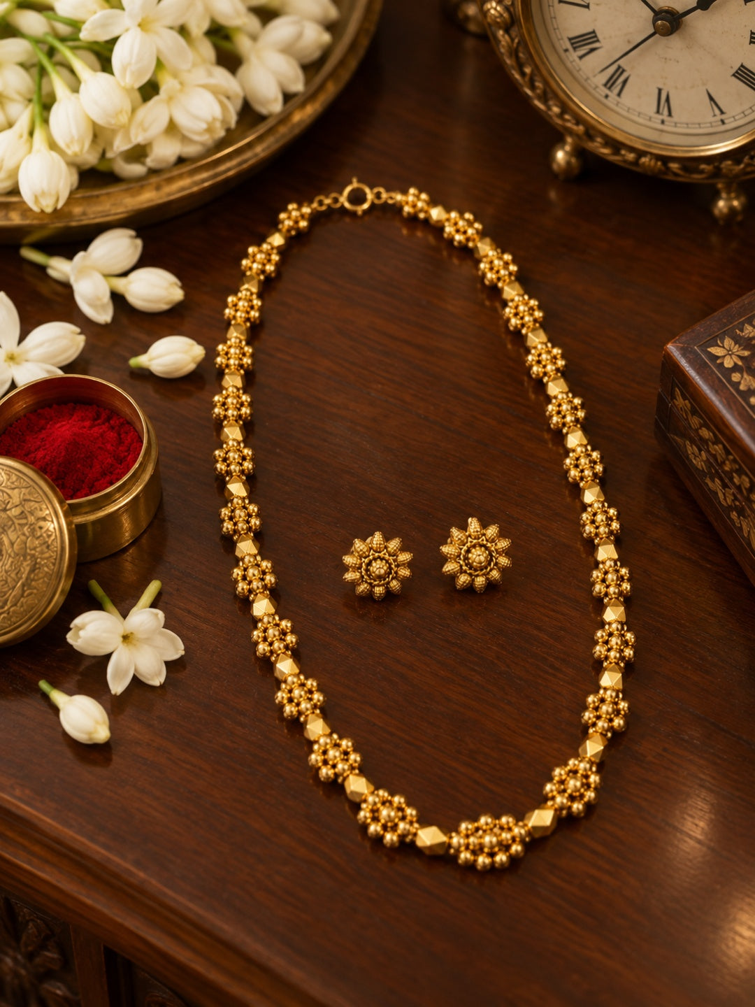 Swarique Kusumika Floral Necklace Set