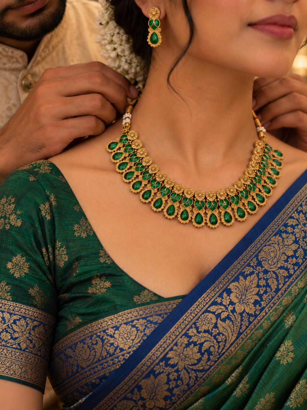 Swarique Vasudha Kundan Choker Set