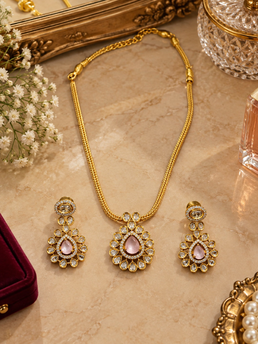 Swarique Nivya Kundan Necklace Set