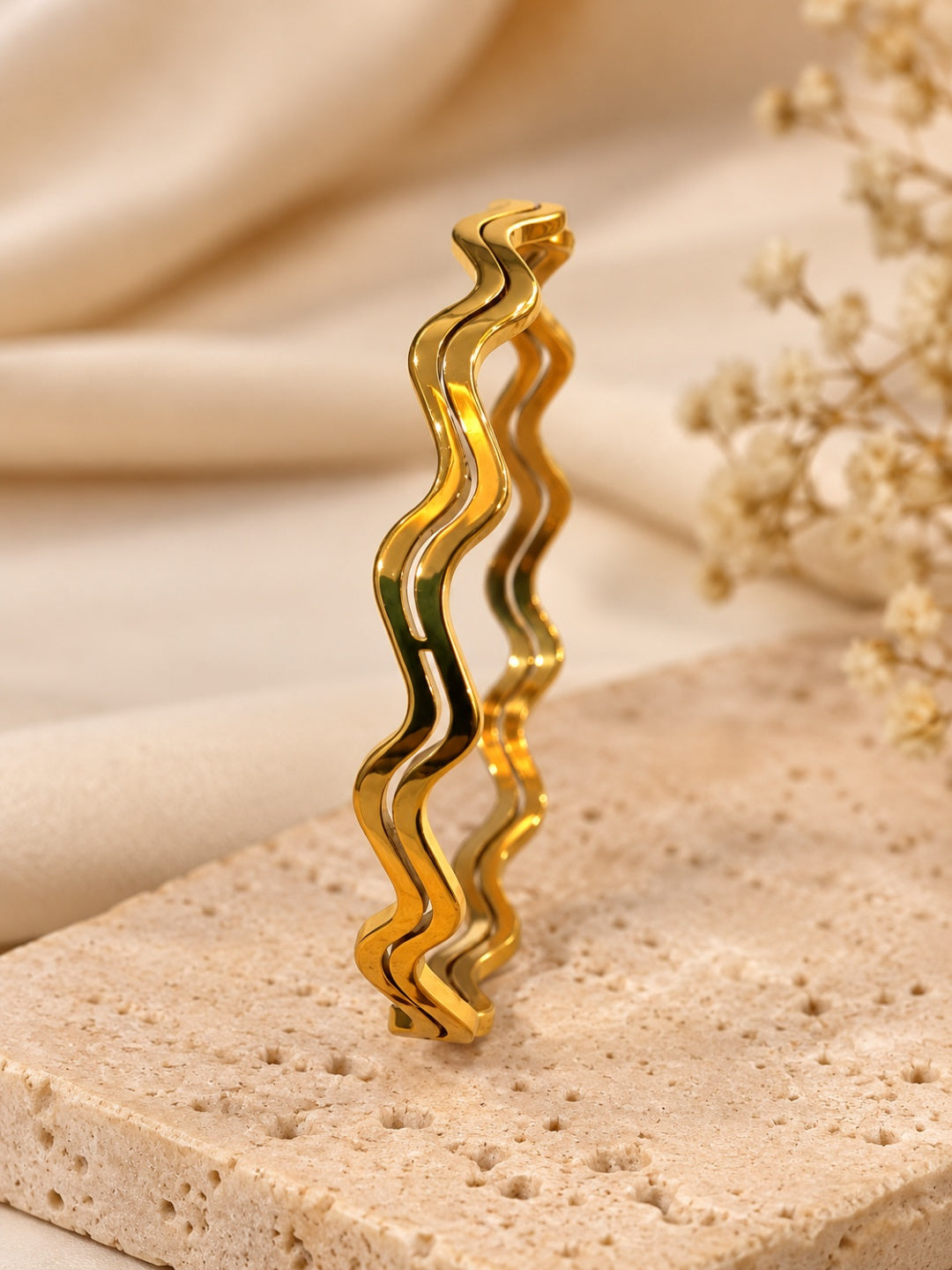 Swarique Avyra Bracelet Bangle