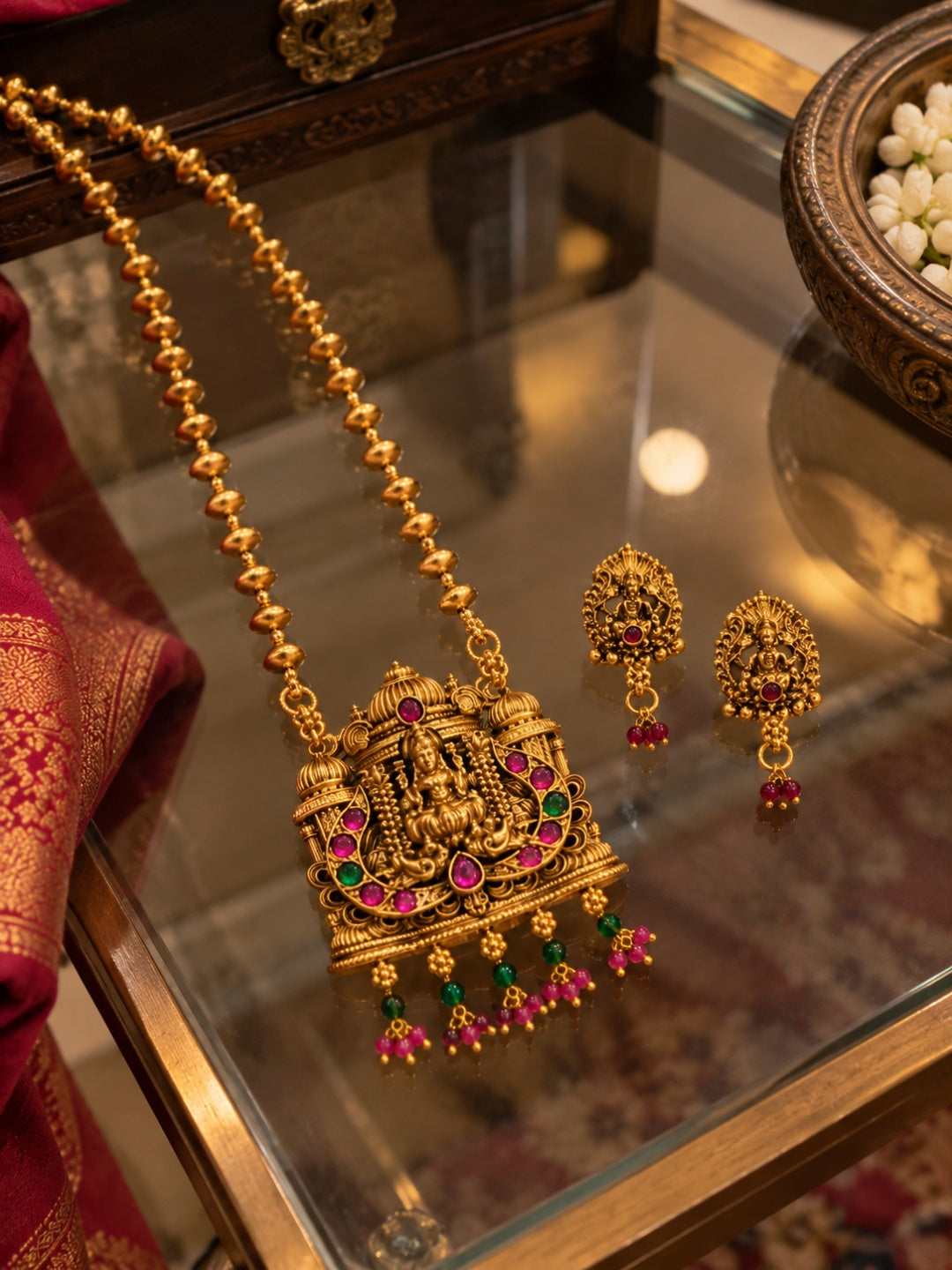 Swarique Padmika Saraswati Necklace Set